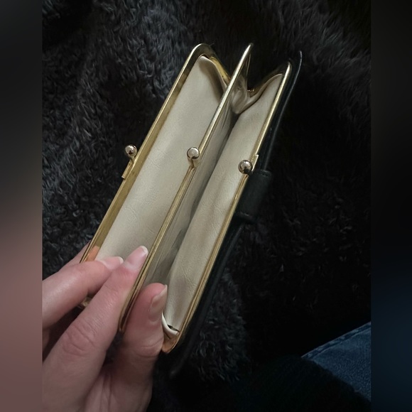 On-Trend Vintage Cow Leather & Hide Wallet - Picture 4 of 8